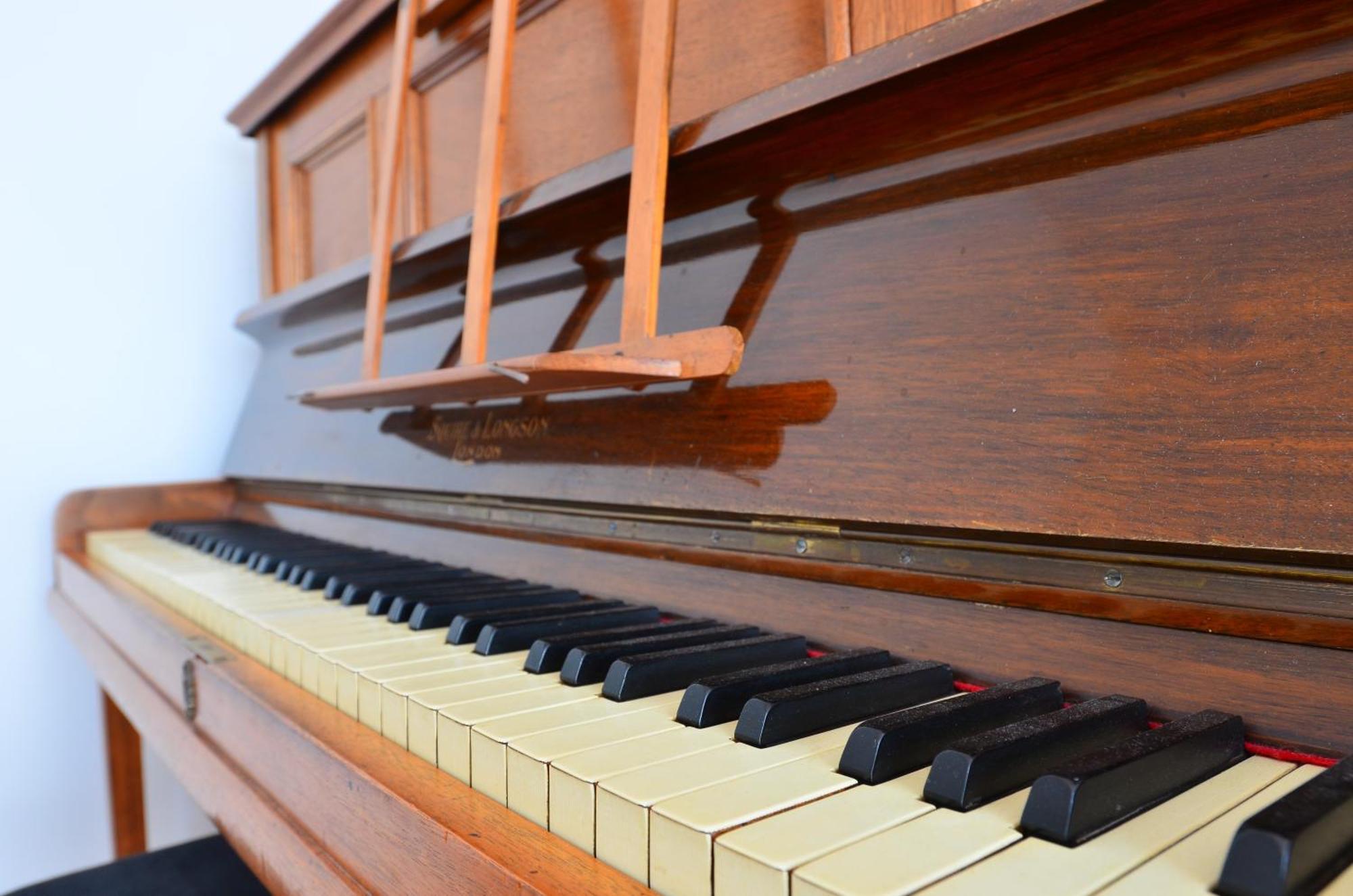 La Chambre Au Piano Tilly-sur-Seulles Exterior foto